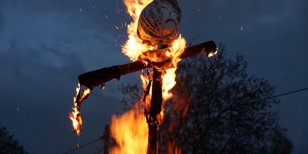 PÁLENÍ ČARODĚJNIC A STAVĚNÍ MÁJA