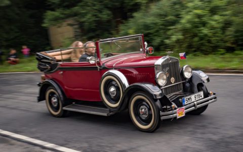 HLUBOČKY – BURÁCENÍ V ÚDOLÍ