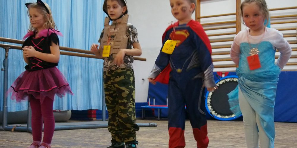 Dětský maškarní šibřinkový bál